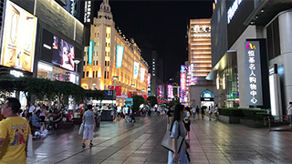 購物中心供大于求 誰能活得更好？