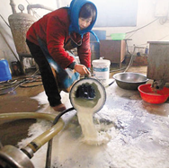 奶業(yè)困局，路在何方？
