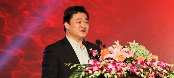 新華網(wǎng)董事長、總裁田舒斌致開幕詞