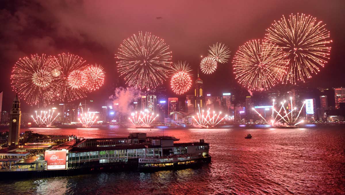 香港舉行慶?；貧w20周年煙花匯演