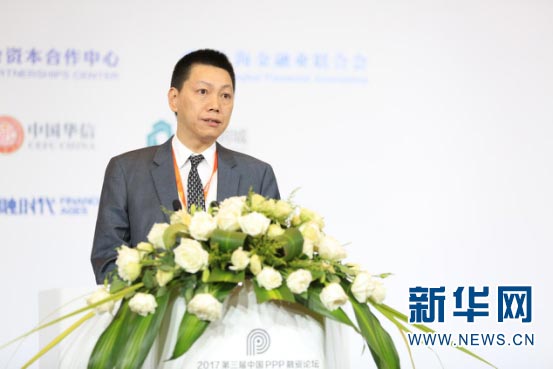龍元建設(shè)集團(tuán)副董事長、總裁賴朝暉發(fā)表主旨演講