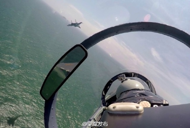 中國空軍多型主戰(zhàn)飛機(jī)赴南海戰(zhàn)斗巡航。