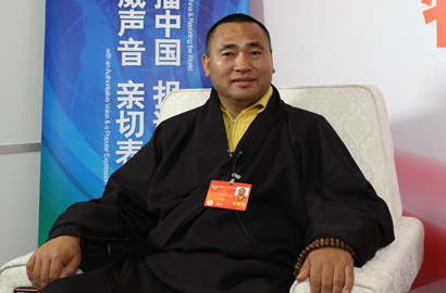 全國政協(xié)委員東寶仲巴·呼圖克圖做客新華網(wǎng)、中國政府網(wǎng)兩會(huì)訪談