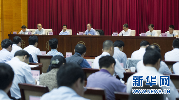 7月16日，中共中央政治局常委、中央紀(jì)委書記、中央巡視工作領(lǐng)導(dǎo)小組組長(zhǎng)王岐山在北京出席2014年中央第二輪巡視工作動(dòng)員部署會(huì)并講話。新華社記者黃敬文 攝 