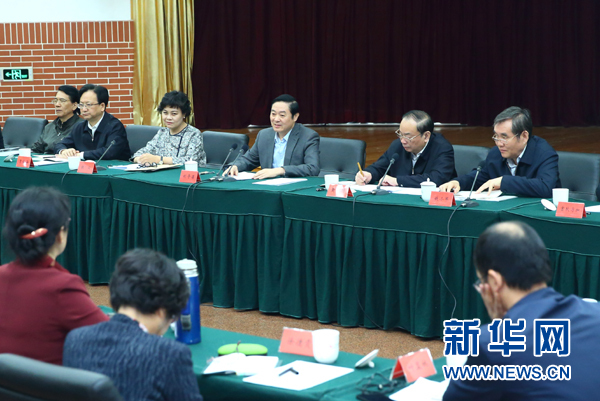 4月12日，中共中央政治局委員、中央書記處書記、中宣部部長劉奇葆在北京出席“走向世界的中國兒童文學(xué)”座談會并講話。 新華社記者丁海濤攝
