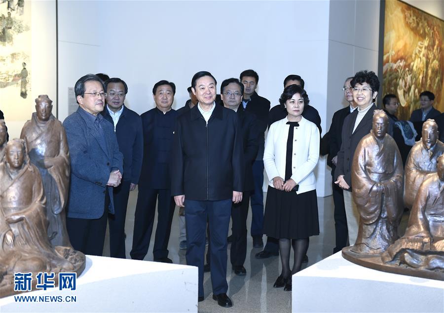 12月6日，中共中央政治局委員、中央書記處書記、中宣部部長劉奇葆在北京參觀中華文明歷史題材美術創(chuàng)作工程入選作品展覽。 新華社記者張領攝