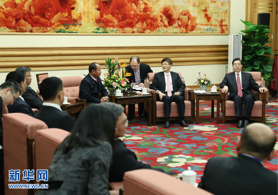 12月27日，中共中央政治局委員、中央政法委書記孟建柱在北京集體會見出席湄公河流域執(zhí)法安全合作機制成立五周年部長級會議的各國代表團團長。新華社記者 王曄 攝 