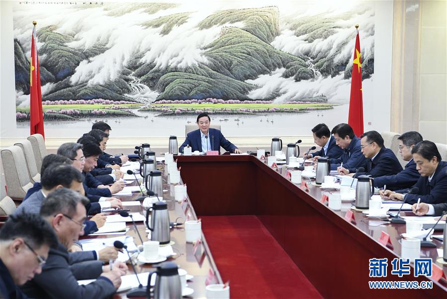 2月24日，中共中央政治局委員、中央書記處書記、中宣部部長劉奇葆出席國家高端智庫理事會擴(kuò)大會議。 新華社記者 張領(lǐng) 攝