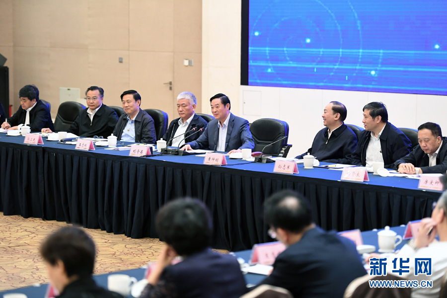 5月11日，中宣部在深圳召開深化文化體制改革座談會。中共中央政治局委員、中央書記處書記、中宣部部長劉奇葆出席會議并講話。 新華社記者張領(lǐng) 攝