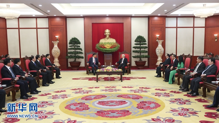 應越南共產黨邀請，中共中央政治局常委、中央書記處書記劉云山9月18日至19日對越南進行正式訪問。這是9月18日，劉云山在河內會見越共中央總書記阮富仲。 新華社記者 龐興雷 攝