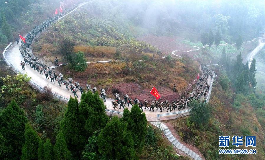 （新華全媒頭條·圖文互動(dòng)）（13）備戰(zhàn)踏上新起點(diǎn)，練兵展現(xiàn)新氣象——2018中國(guó)軍隊(duì)新年開(kāi)訓(xùn)全景大掃描