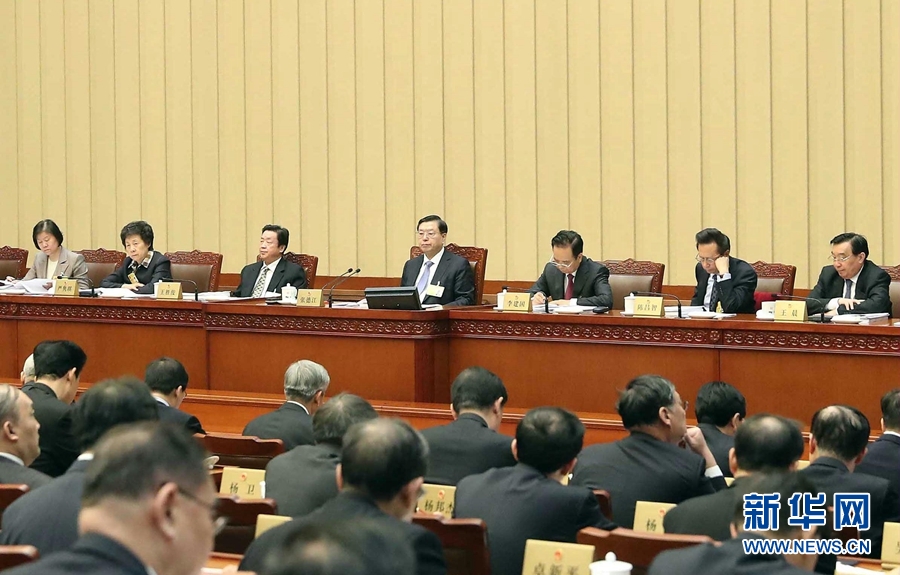 2月23日，十二屆全國人大常委會第三十三次會議在北京人民大會堂開幕。張德江委員長主持會議。 新華社記者　劉衛(wèi)兵　攝