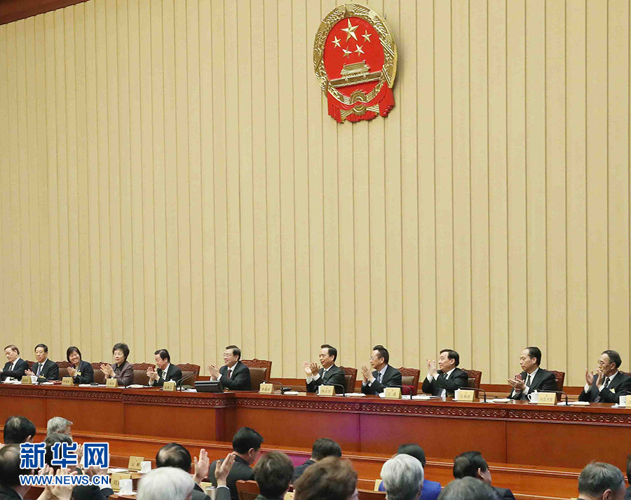 2月24日，全國人大常委會委員長張德江在北京主持十二屆全國人大常委會第三十三次會議閉幕會。在會議完成各項表決事項后，張德江發(fā)表講話。新華社記者 劉衛(wèi)兵 攝