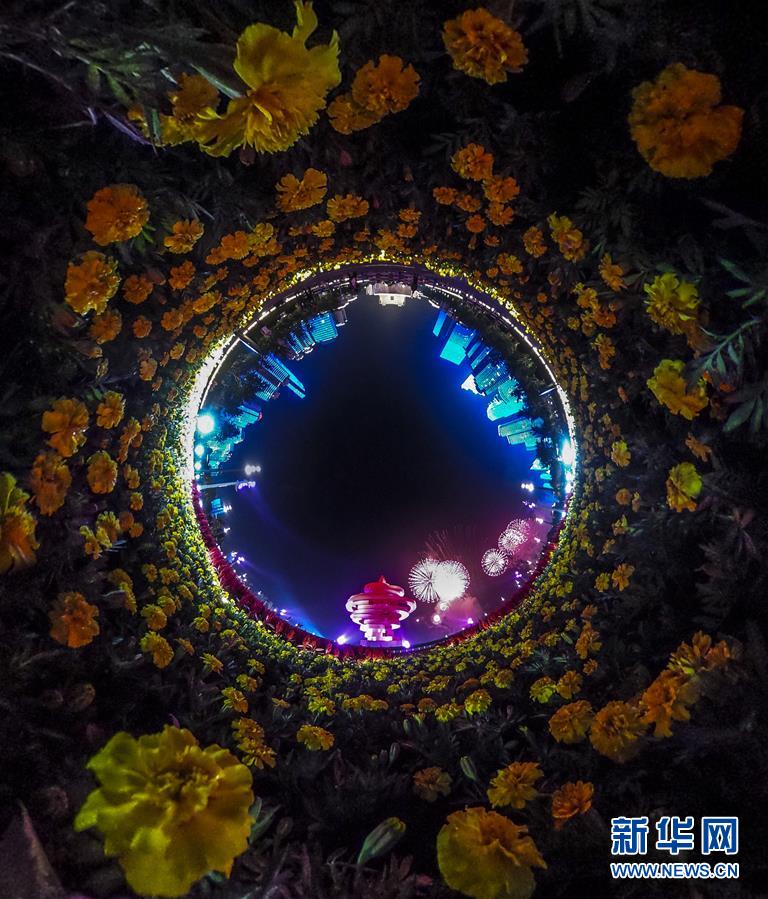 （新華全媒頭條·上合青島峰會(huì)·圖文互動(dòng)）（1）攜手前進(jìn)，開啟上合發(fā)展新征程 ——習(xí)近平主席主持上合組織青島峰會(huì) 并舉行系列活動(dòng)紀(jì)實(shí)