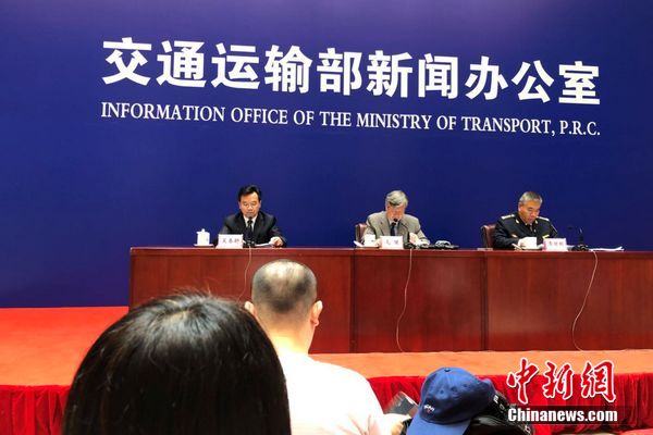交通運(yùn)輸部6月份例行新聞發(fā)布會(huì)現(xiàn)場(chǎng)。 程春雨 攝