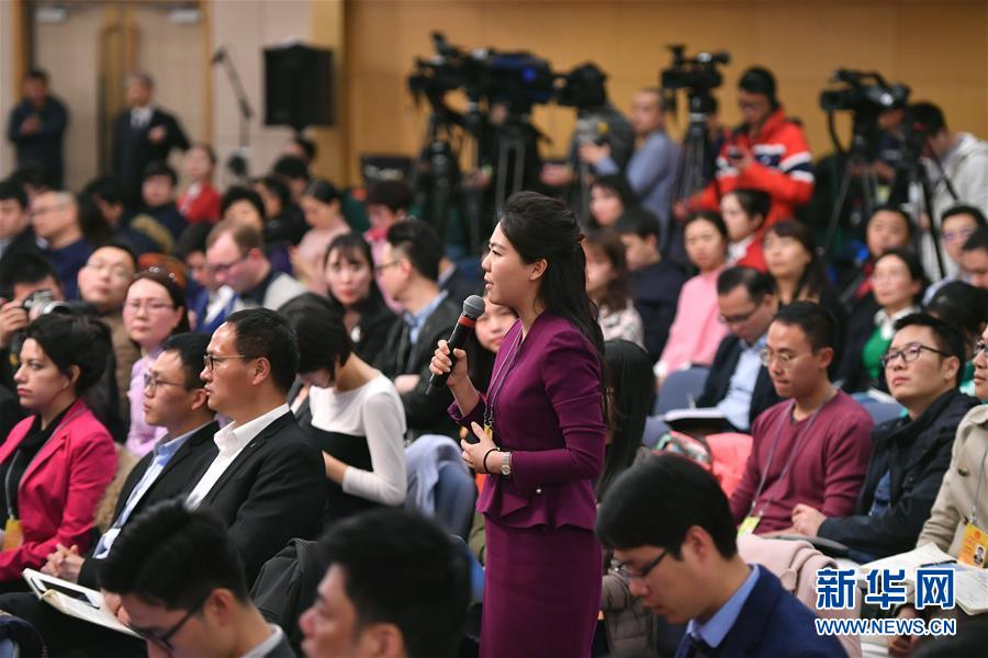 （兩會）（5）國務(wù)院扶貧辦主任劉永富就“打好精準(zhǔn)脫貧攻堅(jiān)戰(zhàn)”答記者問