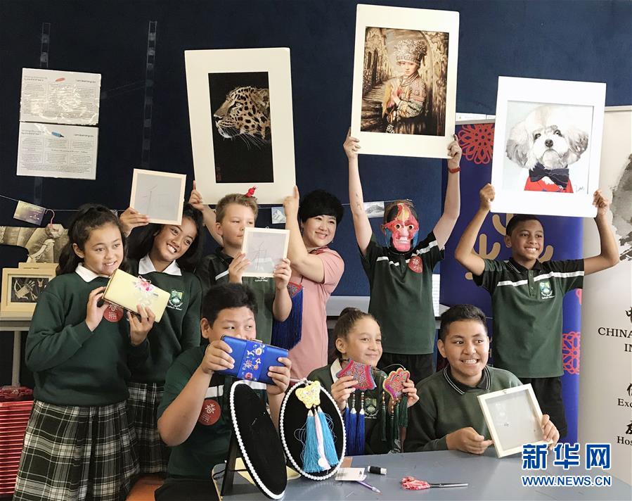 （兩會(huì)·基層代表履職故事）（5）全國(guó)人大代表孫艷玲：做好非遺事業(yè)，讓古老技藝活起來(lái)