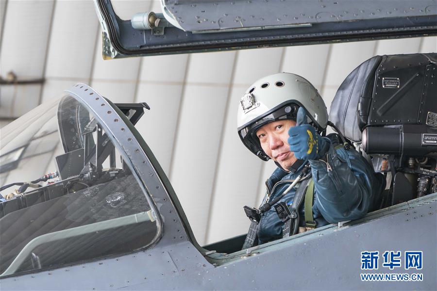 （新華全媒頭條·圖文互動）（4）戰(zhàn)鷹，為祖國奮飛——記空軍航空兵某旅旅長、特級飛行員郝井文