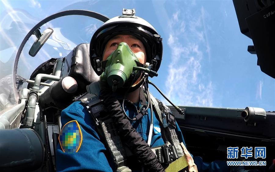 （新華全媒頭條·圖文互動）（6）戰(zhàn)鷹，為祖國奮飛——記空軍航空兵某旅旅長、特級飛行員郝井文