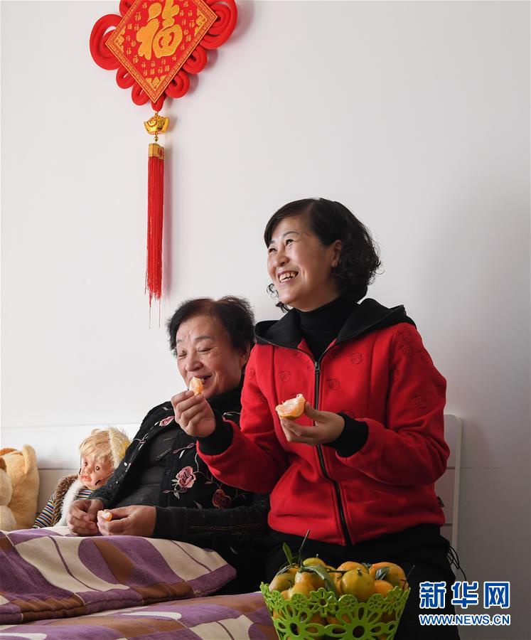 （新華全媒頭條·圖文互動(dòng)）（3）“英雄之妻”，為愛堅(jiān)守19年