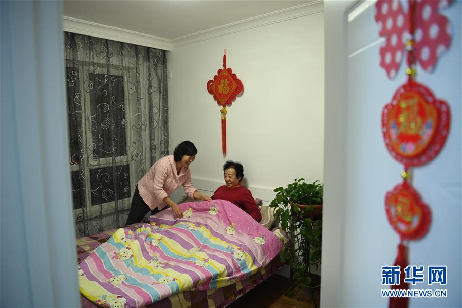 （新華全媒頭條·圖文互動(dòng)）（4）“英雄之妻”，為愛堅(jiān)守19年