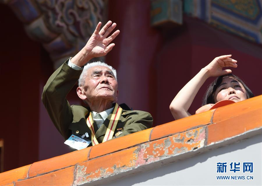 （新華全媒頭條·強軍思想引領新征程·圖文互動）（3）那一刻，我們光榮接受檢閱