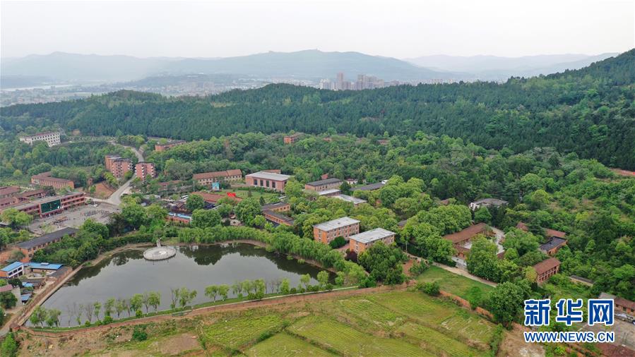 （壯麗70年·奮斗新時(shí)代·圖文互動）（6）歷史的天空將永遠(yuǎn)鐫刻他們的名字——探訪中國“兩彈城”