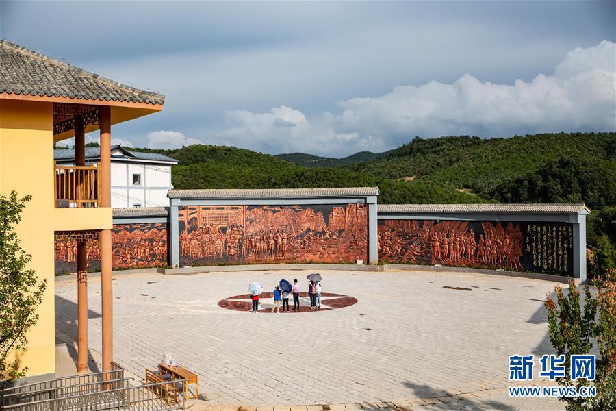 （新華全媒頭條·壯麗70年·奮斗新時代——記者再走長征路·圖文互動）（2）前進(jìn)，向著光明的方向——尋訪金沙江畔紅色印記