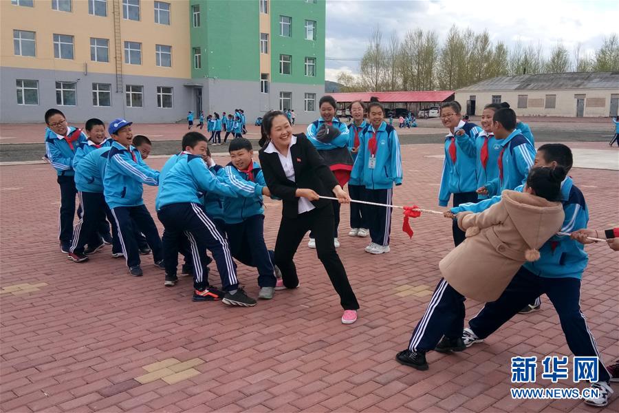 （不忘初心、牢記使命·圖文互動(dòng)）（3）鄉(xiāng)村教師袁艷敏：點(diǎn)亮山區(qū)孩子的夢(mèng)