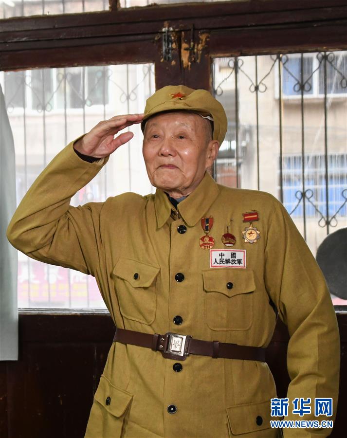 （壯麗70年·奮斗新時代——共和國榮光）（1）張富清：緊跟黨走，做黨的好戰(zhàn)士