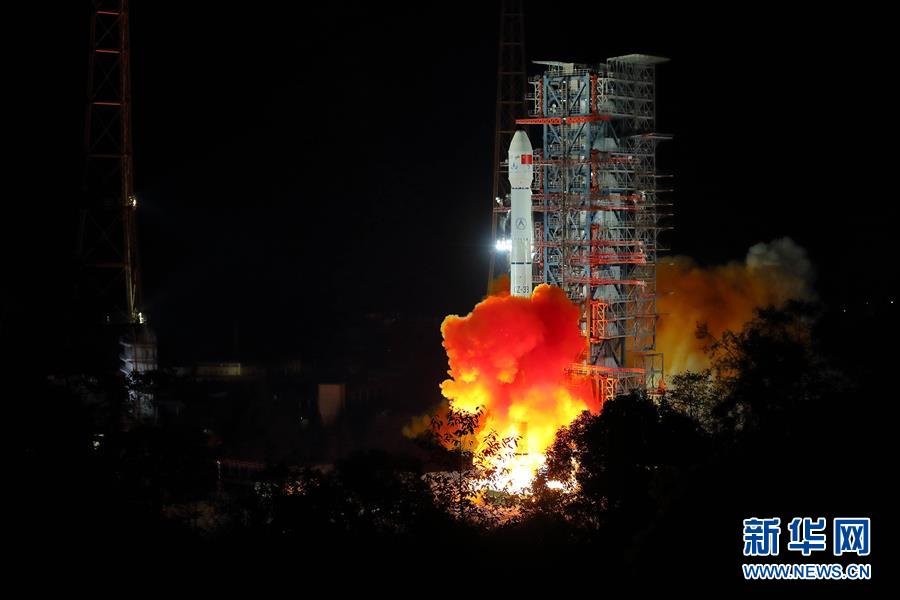 （新華全媒頭條·圖文互動）（1）創(chuàng)新，在復興的征程上——以習近平同志為核心的黨中央關(guān)心科技創(chuàng)新工作紀實
