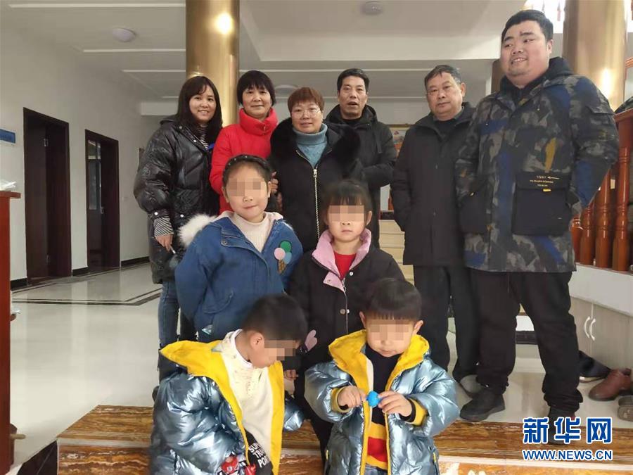 （聚焦疫情防控·圖文互動(dòng)）（2）從武漢返鄉(xiāng)的一家人：“鄰里情割不斷，自行隔離是義務(wù)”