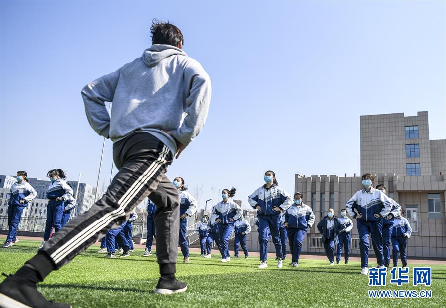 （圖文互動）（11）“早”安同學，“早”安老師！——新疆初高中畢業(yè)班復課一周回訪見聞