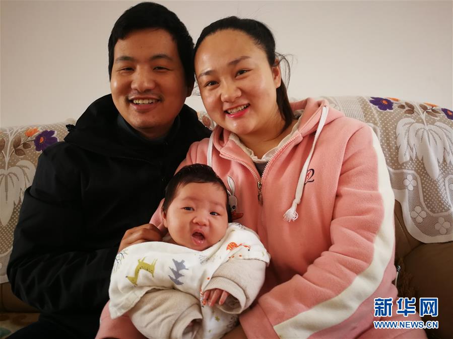（一線抗疫群英譜·圖文互動）（6）羅文浩：“女兒，你的名字里有溫暖，有榮光！”