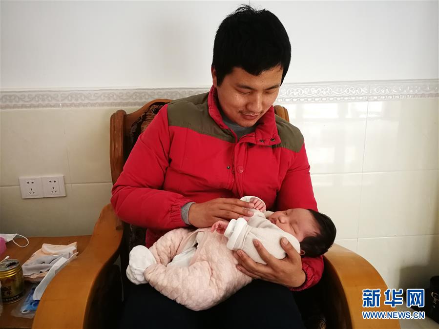 （一線抗疫群英譜·圖文互動）（7）羅文浩：“女兒，你的名字里有溫暖，有榮光！”