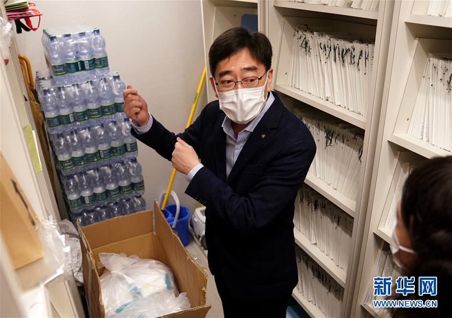 （香港故事·圖文互動）（3）從“非典”到新冠，一位香港醫(yī)生親歷的兩次抗疫