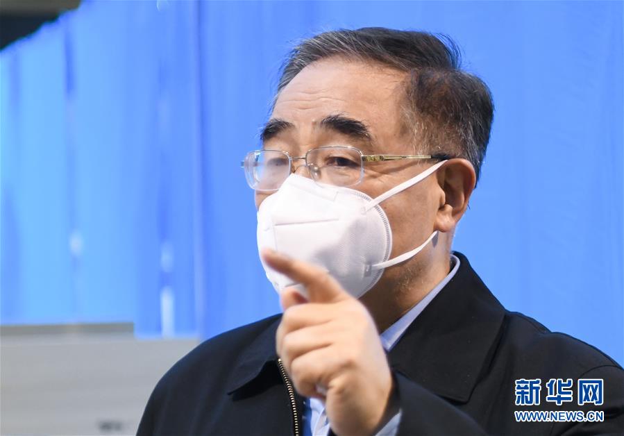 （聚焦疫情防控·圖文互動(dòng)）（7）分秒必爭(zhēng)！一切為了治病救人——中國(guó)抗疫生命至上的生動(dòng)實(shí)踐