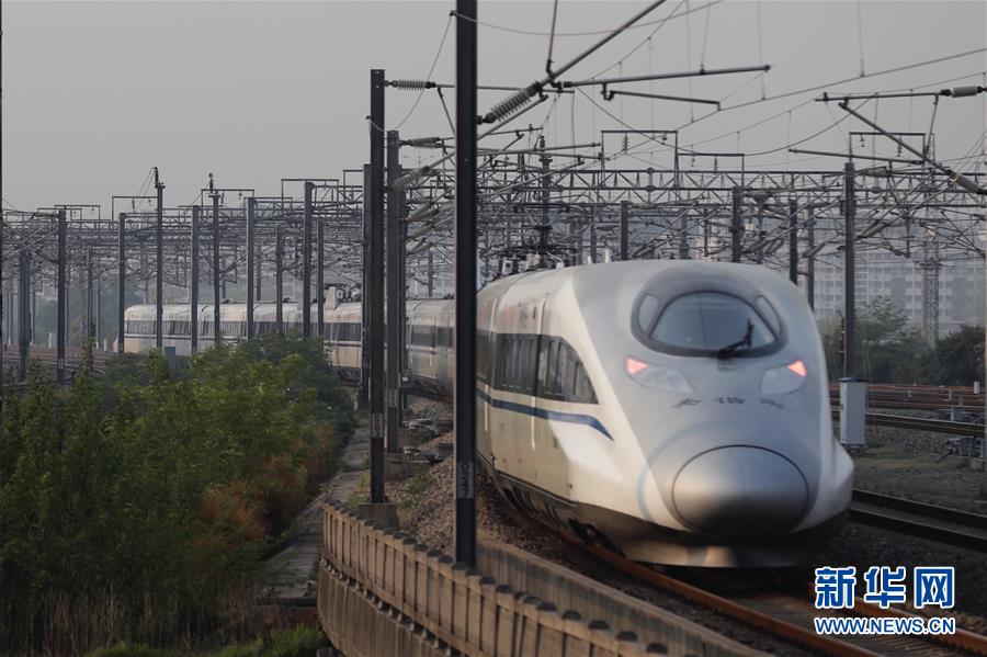 （新華全媒頭條·圖文互動）（1）這個春天，追尋奮斗者的腳步——寫在2020年“五一”國際勞動節(jié)到來之際