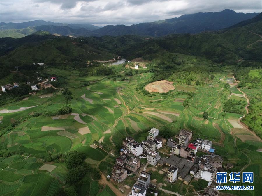 （在習(xí)近平新時(shí)代中國特色社會(huì)主義思想指引下——新時(shí)代新作為新篇章·習(xí)近平總書記關(guān)切事·圖文互動(dòng)）（4）新生活、新盼頭——脫貧攻堅(jiān)新形勢(shì)速覽