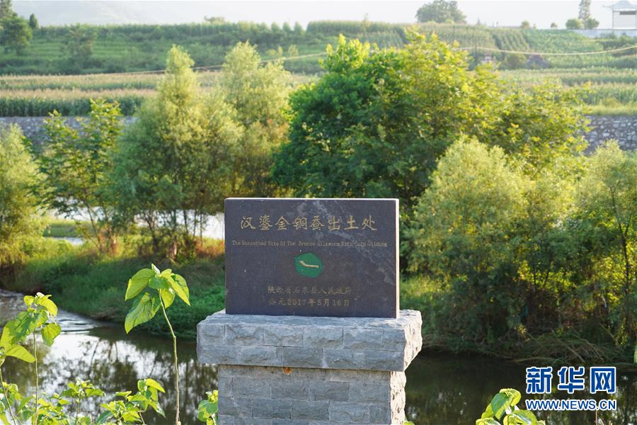 （走向我們的小康生活·圖文互動(dòng)）（5）綠了青山，紅了日子——秦巴山區(qū)群眾繪出小康“調(diào)色板”