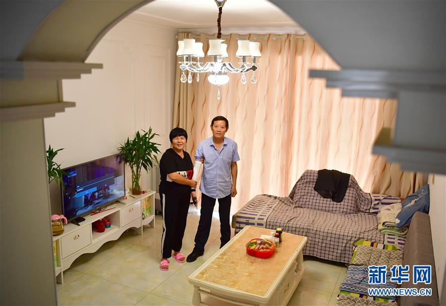 （走向我們的小康生活·圖文互動(dòng)）（2）“樓上過日子，樓下賺票子”——來自陜西安康的易地扶貧搬遷一線觀察