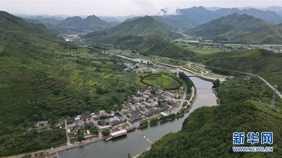 （新華全媒頭條·走向我們的小康生活·圖文互動）（5）長城腳下，小康村串成“珍珠鏈”