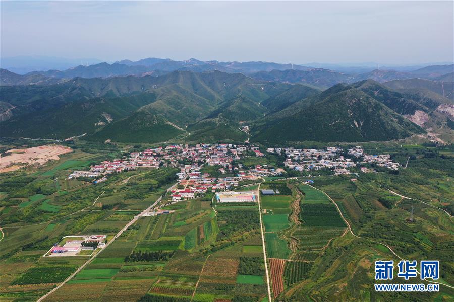 （新華全媒頭條·走向我們的小康生活·圖文互動）（13）長城腳下，小康村串成“珍珠鏈”