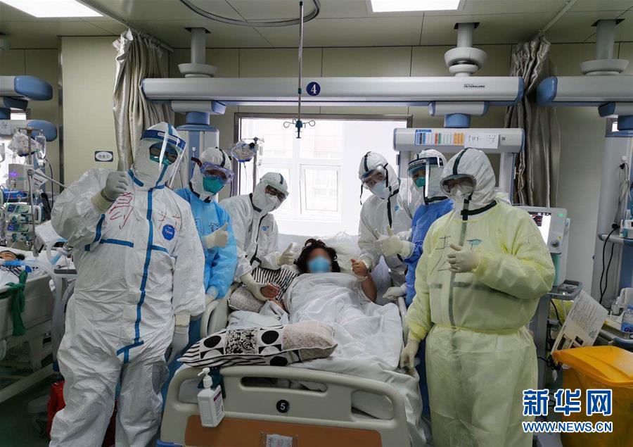 （抗疫一線醫(yī)務(wù)人員英雄群體·圖文互動）（1）合力護(hù)航生命之舟——遼寧、上海、廣東等醫(yī)療隊聯(lián)手決戰(zhàn)雷神山