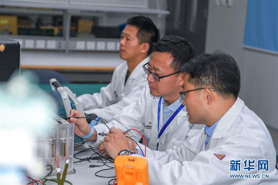 （在習(xí)近平新時代中國特色社會主義思想指引下——新時代新作為新篇章·習(xí)近平總書記關(guān)切事·圖文互動）（2）終不悔為國為民，攀高峰只爭朝夕——來自科學(xué)家們的動人故事