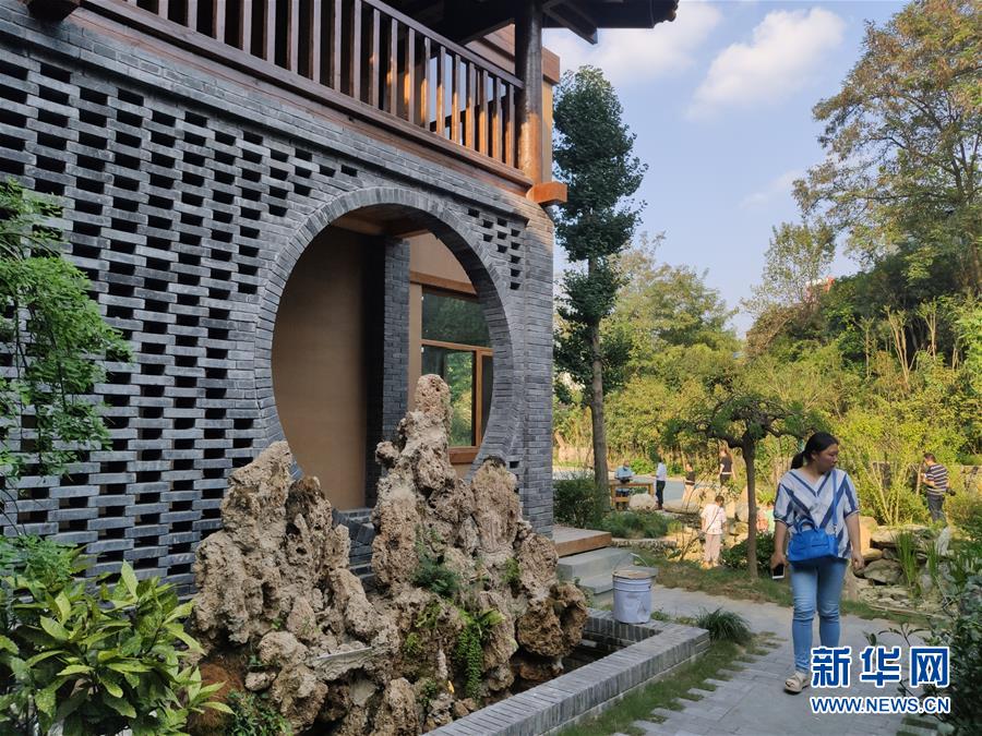 （走向我們的小康生活·圖文互動(dòng)）（1）游客來了，小康近了——生態(tài)旅游引領(lǐng)湖北山區(qū)蝶變二三事