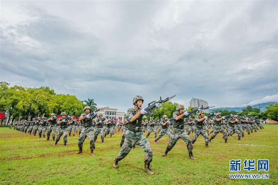 （在習(xí)近平強(qiáng)軍思想指引下·我們在戰(zhàn)位報(bào)告·圖文互動）（2）千里移防，鐵心跟黨走——南部戰(zhàn)區(qū)陸軍第75集團(tuán)軍某紅軍旅政治建軍、練兵備戰(zhàn)記事
