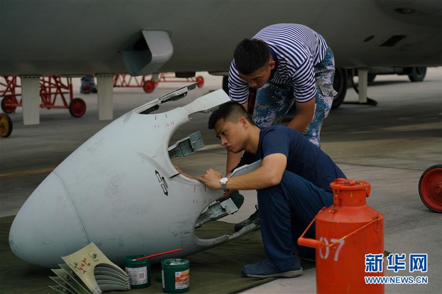 （在習(xí)近平強(qiáng)軍思想指引下·我們?cè)趹?zhàn)位報(bào)告·圖文互動(dòng)）（5）偵天探海 狩獵?？?mdash;—南部戰(zhàn)區(qū)海軍航空兵某師加速轉(zhuǎn)型提升新質(zhì)戰(zhàn)斗力記事