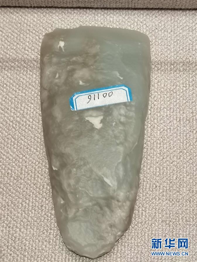 （文化視點·聽文物講故事·圖文互動）（2）豪橫！古人扛著玉斧在羅布泊打獵