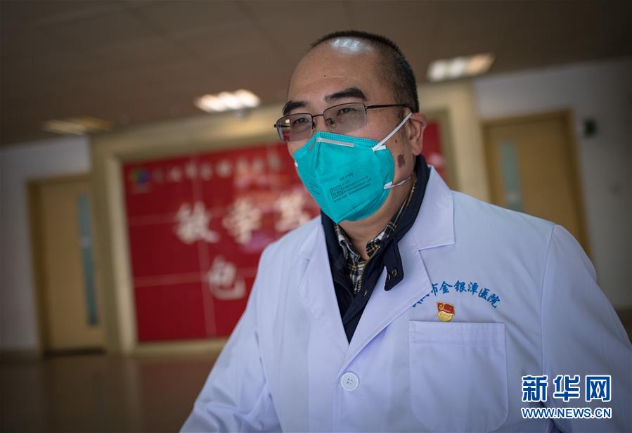 （抗疫先進(jìn)事跡·圖文互動）（3）張定宇：疫情“暴風(fēng)眼”里，“漸凍”之軀與時間賽跑